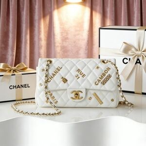 <AUTHENTIC>Chanel Classic Flap Bag in Quilted White
